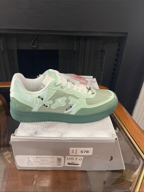 Women’s Mint Green Platform Sneakers - Seafoam